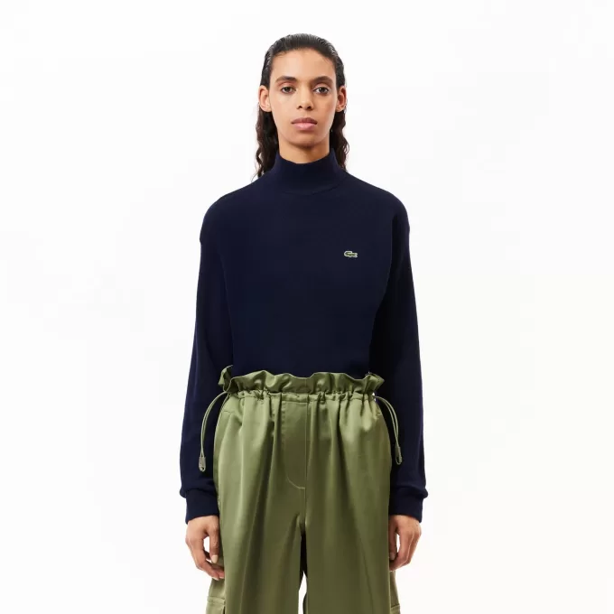 Afslappet pasform carded uld højhalset sweater