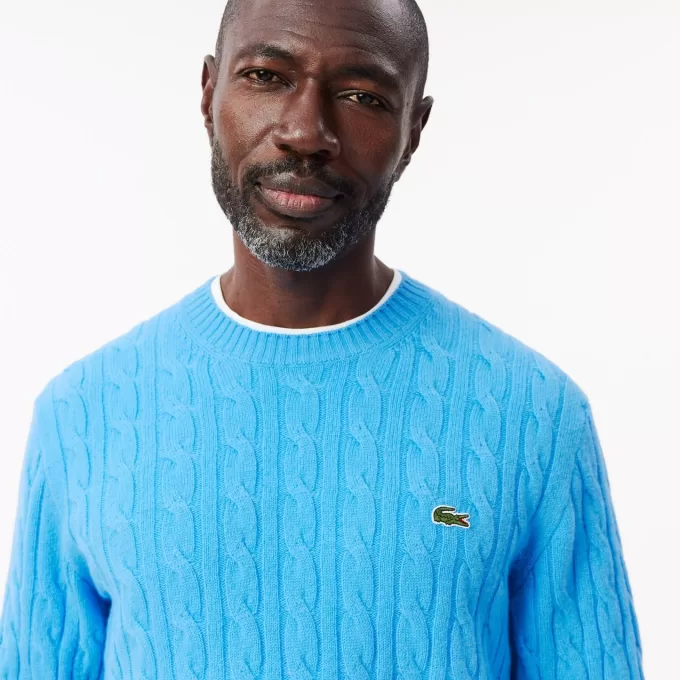Kabelstrik carded uld sweater med rund hals